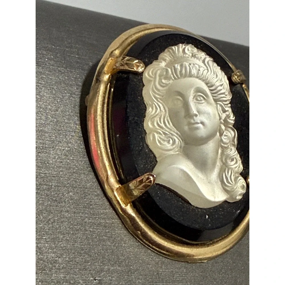 Vintage Cameo Brooch Black White Left Facing Lady Portrait Gold Tone Plastic